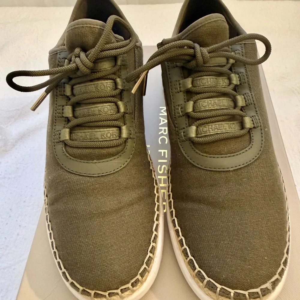 Michael Kors Finch Lace Up Sneakers Olive Green Gold Canvas Espadrille Size 7